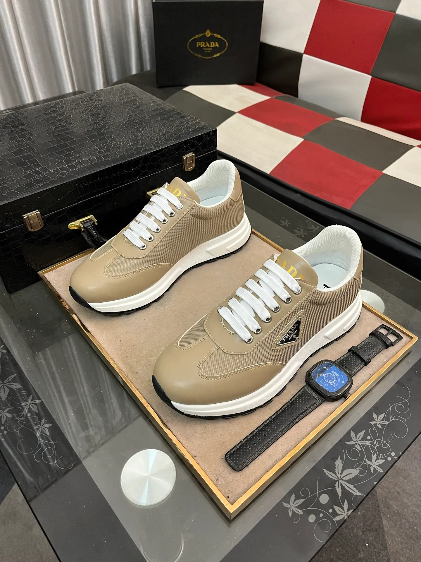 Men's shoes 💰420⌚️⌚️ PRADA [Prada] popular men's shoes, casual shoes and sports shoes! High-end quality 🍀 The upper is made of imported original cowhide 💥 cowhide lining; the original molded outsole. The style is upright and elegant, comfortable and versatile💪 Three quality guarantees Size number: 38-44, 4️⃣ colors available